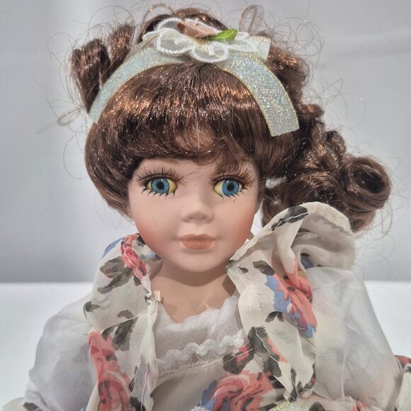 The Heritage Signature Collectible 9" Sitting Porcelain Doll Rosie 27672 New - Picture 2 of 2